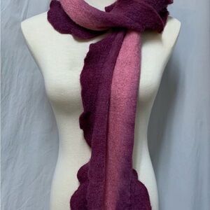 Women's Pink & Plum Scalloped Edge Scarf